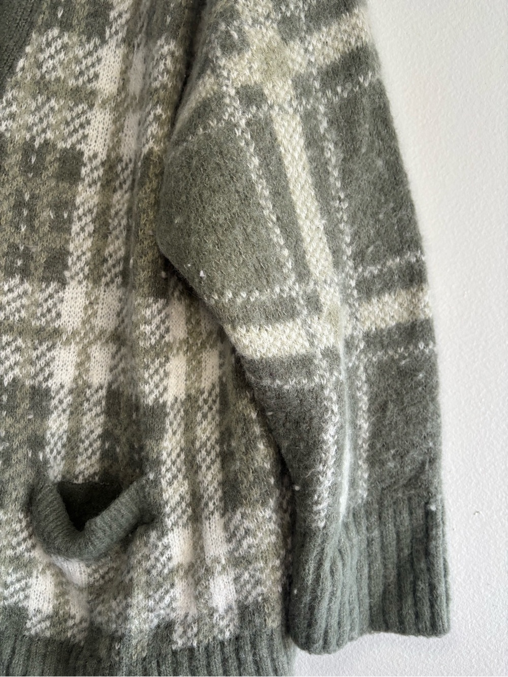 American Eagle Cardigan - Picture 5 of 8